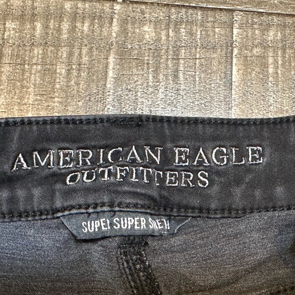 “Women's Size 2 Black Super Stretch Mid Rise American Eagle Shorts" - Picture 5 of 9